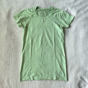 Lululemon Swiftly Tech Short Sleeve 2.0